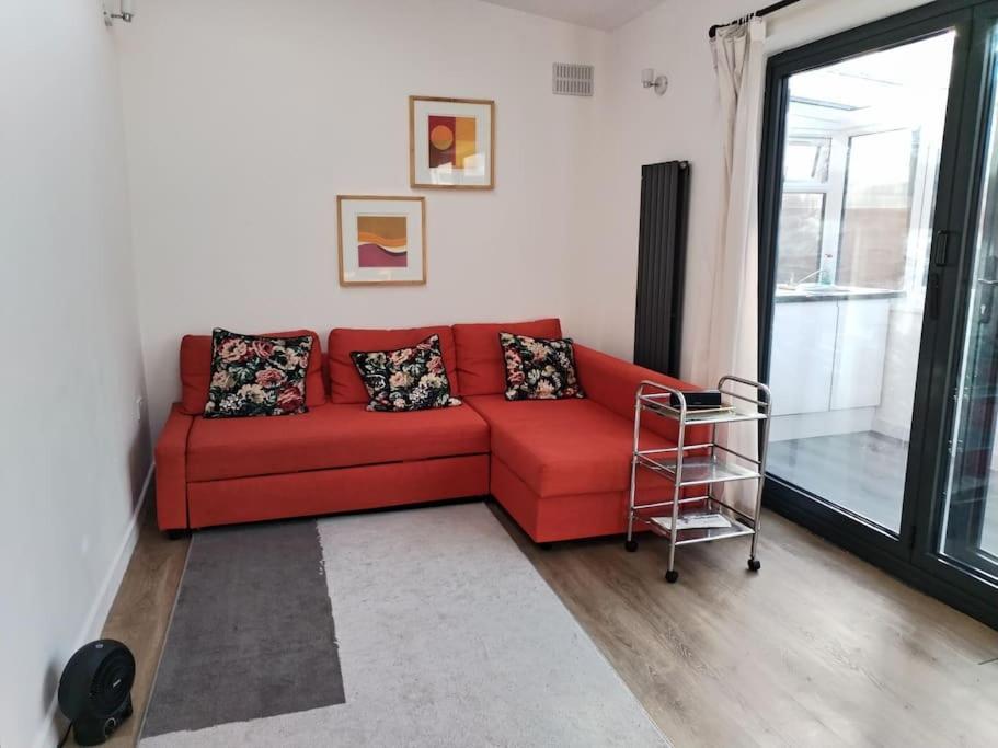Cosy Near E1 Ferienhaus *